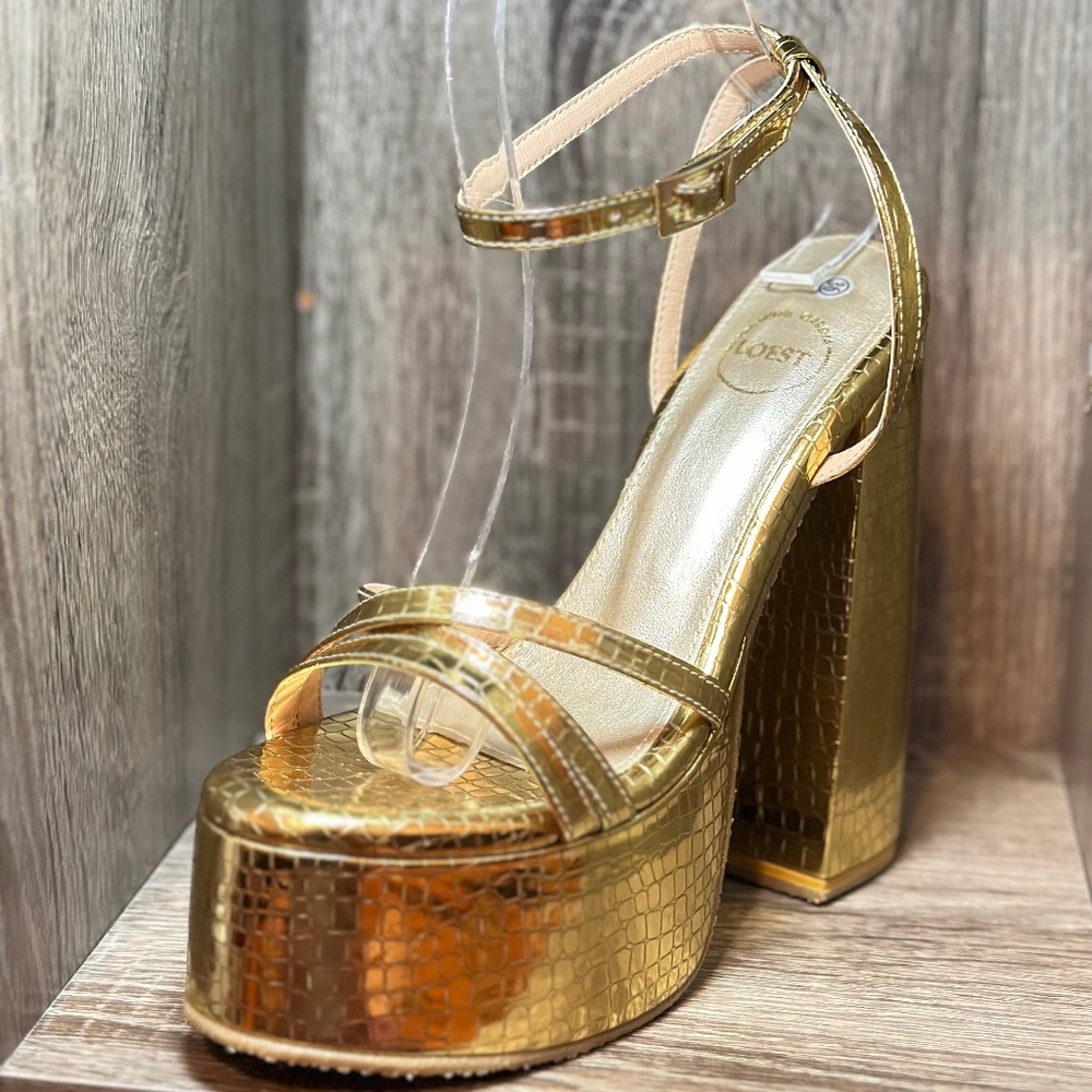 COLOMBIAN SHOES